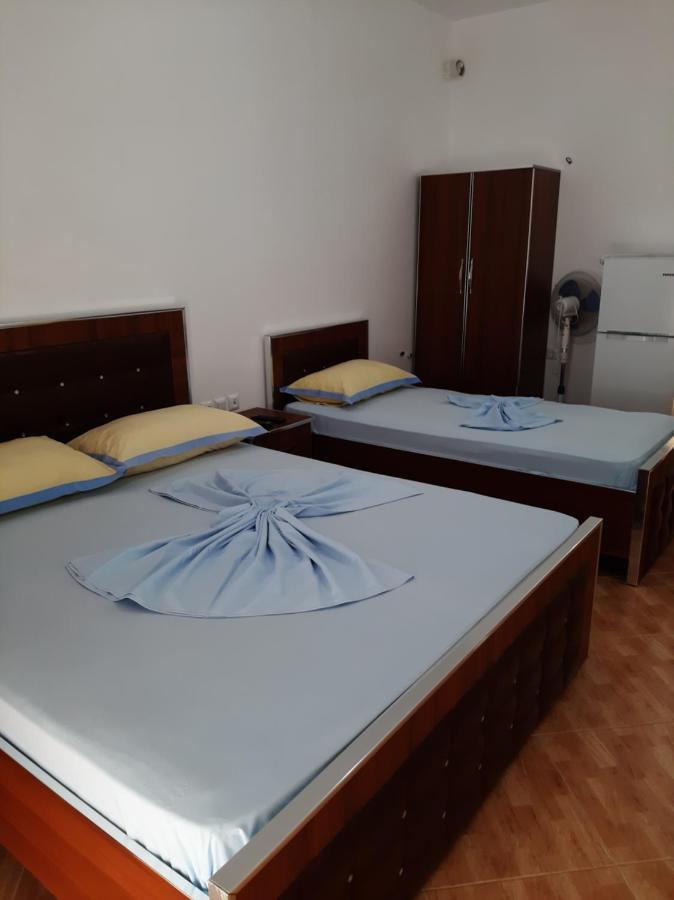 Rock Star-Pllakat Bed and Breakfast Sarandë Exteriör bild