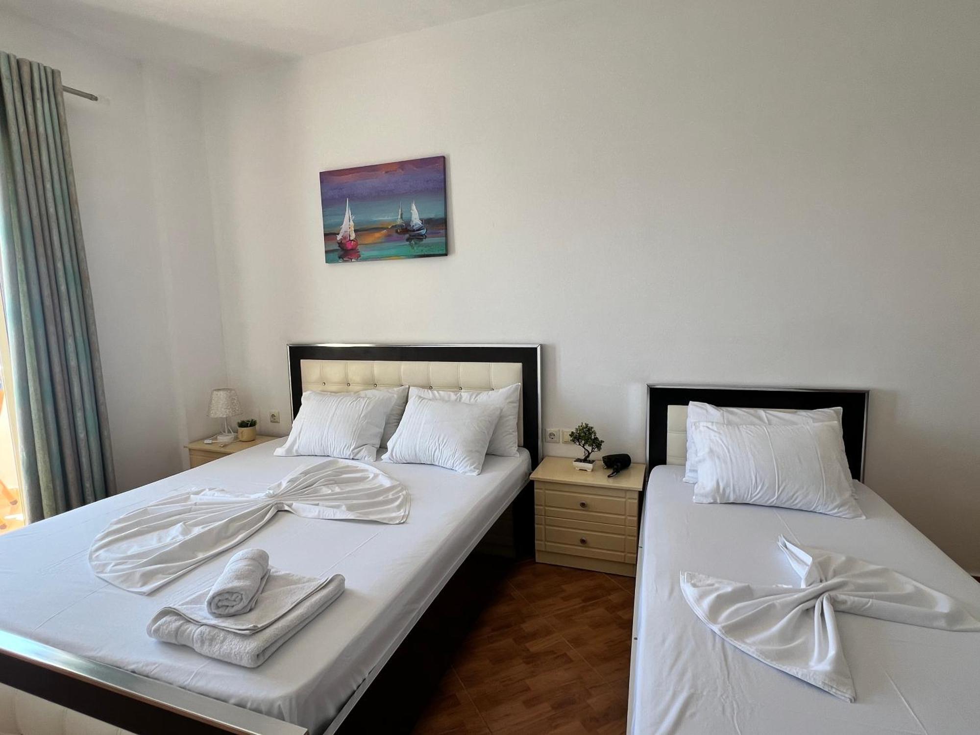 Rock Star-Pllakat Bed and Breakfast Sarandë Exteriör bild
