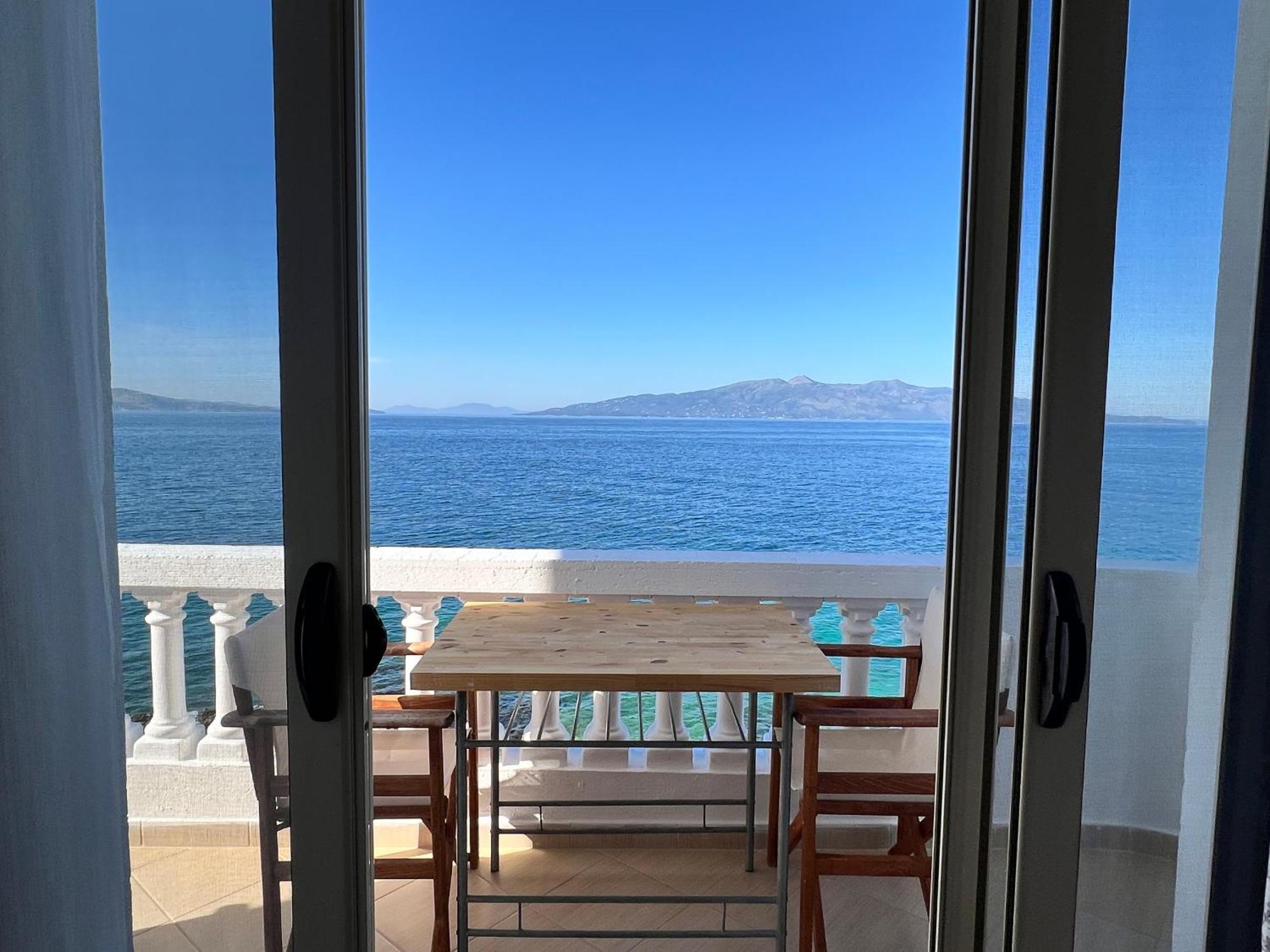 Rock Star-Pllakat Bed and Breakfast Sarandë Exteriör bild