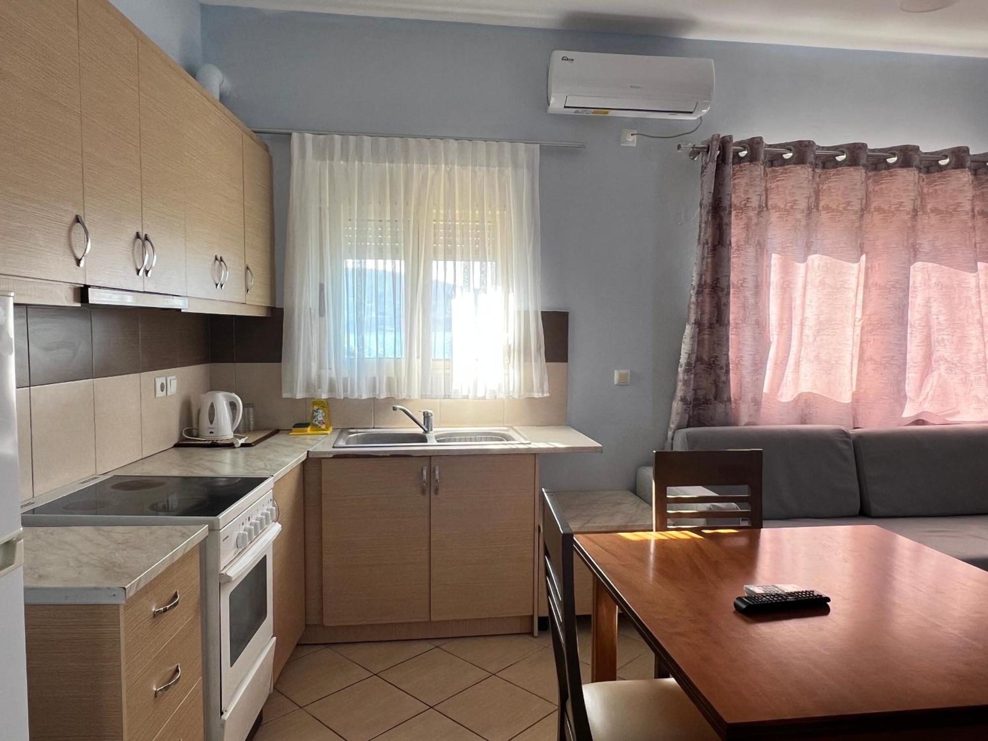Rock Star-Pllakat Bed and Breakfast Sarandë Exteriör bild