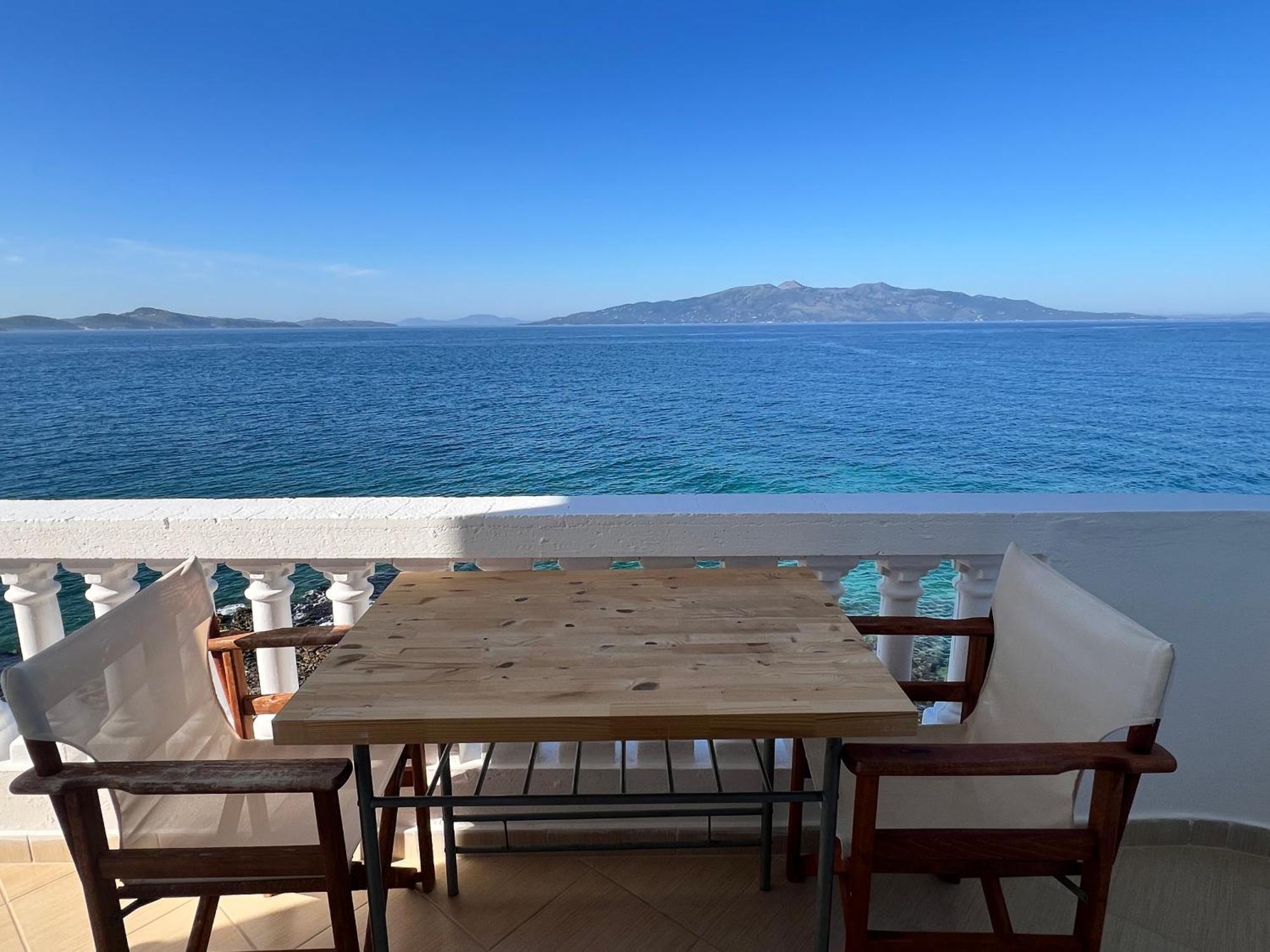 Rock Star-Pllakat Bed and Breakfast Sarandë Exteriör bild